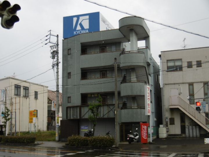 プリミエール八田の外観