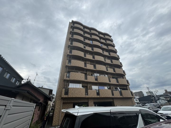 HAU,OLIの外観