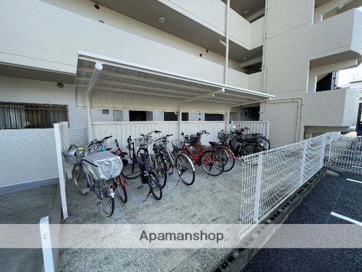 ウィンザーK&Yの周辺