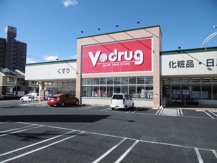 トゥー・ル・モンドの周辺