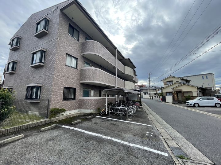 サンブルームの外観