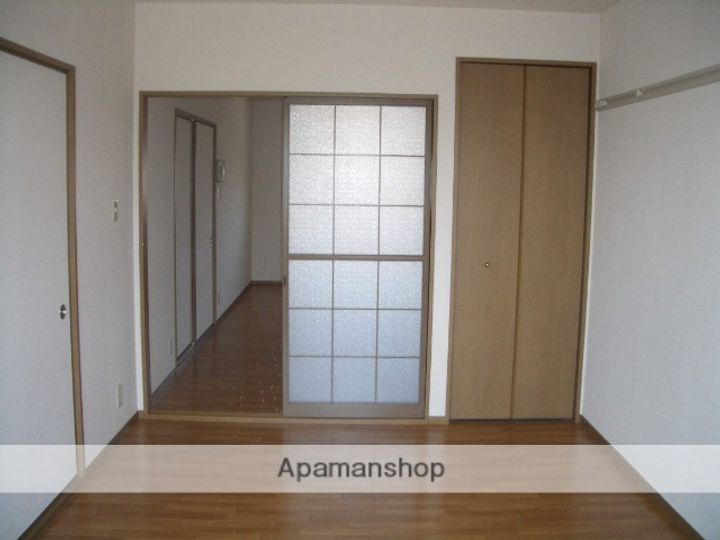 ビューラー丸山の内装