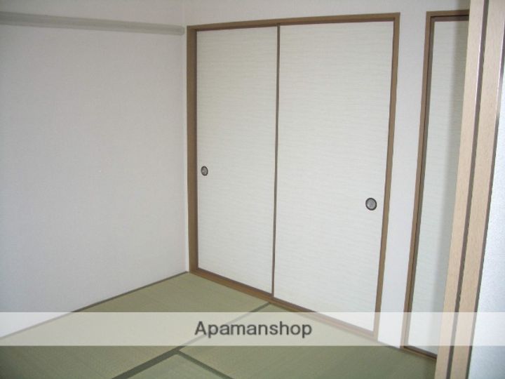 ビューラー丸山の内装