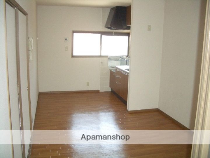 ビューラー丸山の居間