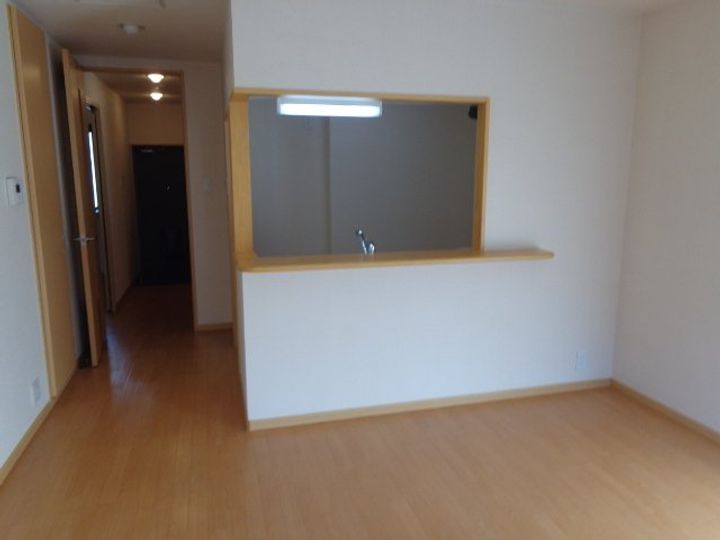 ガーデン池花の居間