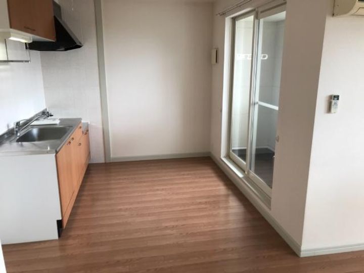 エレガンス新栄の居間