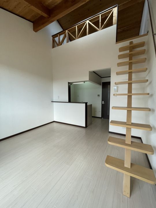 L’S COURTの居間