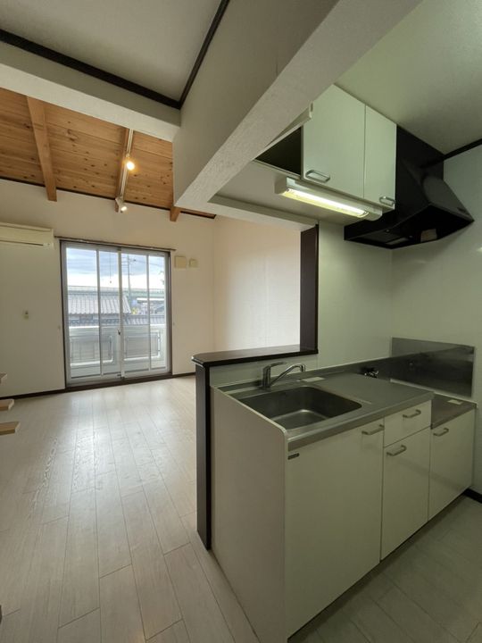 L’S COURTのキッチン