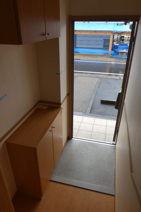 ウェルヴィラ スワの玄関