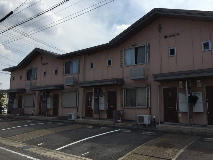 ウェルヴィラ スワの外観