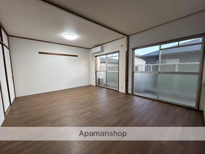 クリーンハイツ61の居間