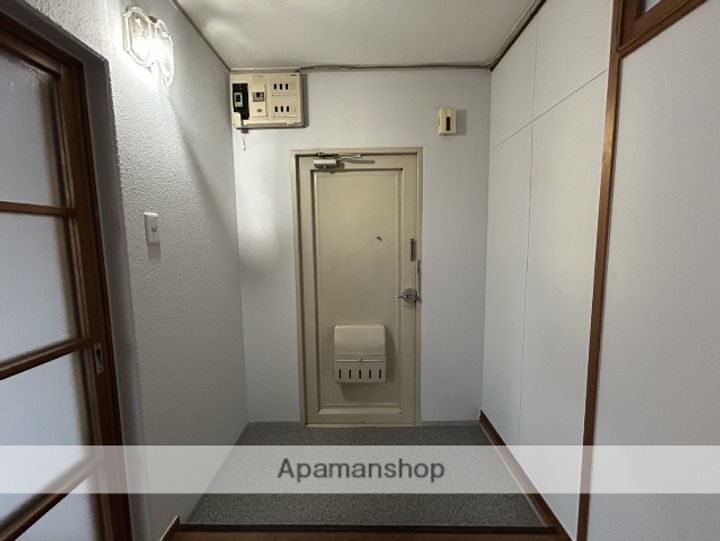 クリーンハイツ61の玄関