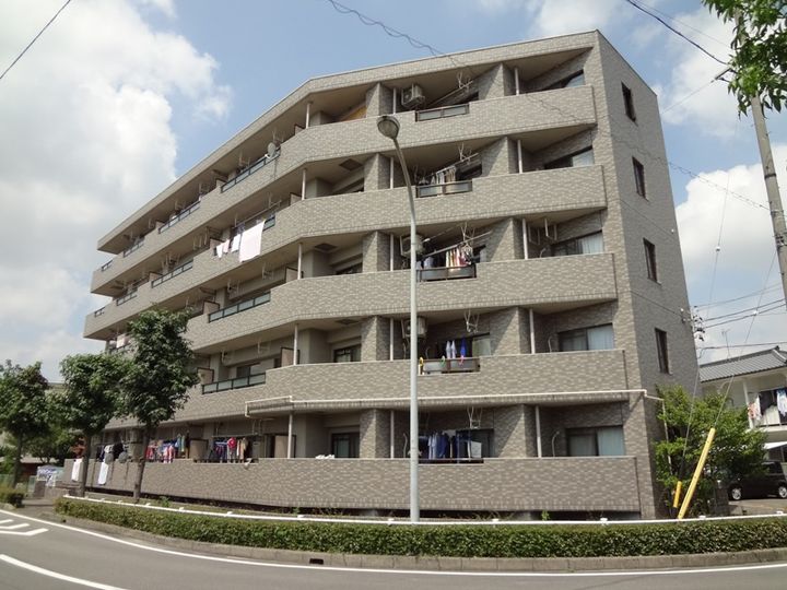 フォレスト勝川の外観
