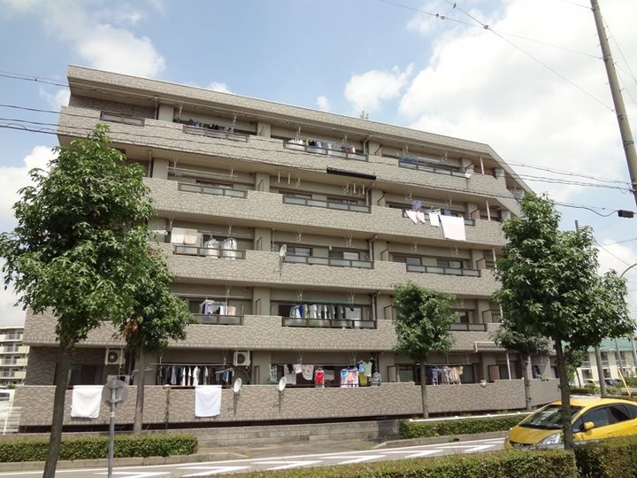 フォレスト勝川の外観
