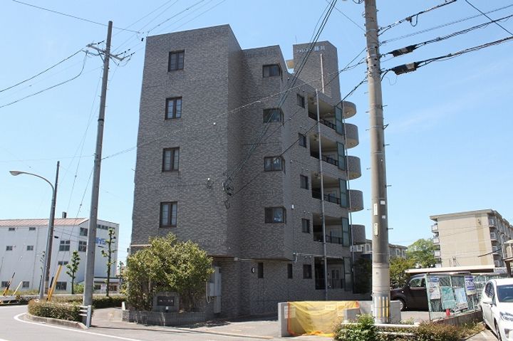 フォレスト勝川の外観