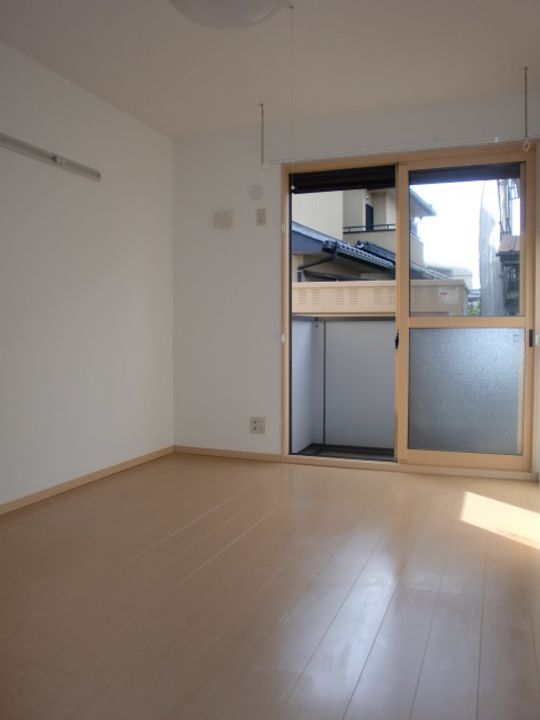 愛知県小牧市小牧5丁目の賃貸アパートの居間