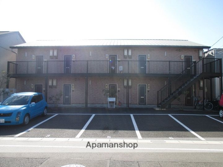 愛知県小牧市掛割町の賃貸アパートの外観