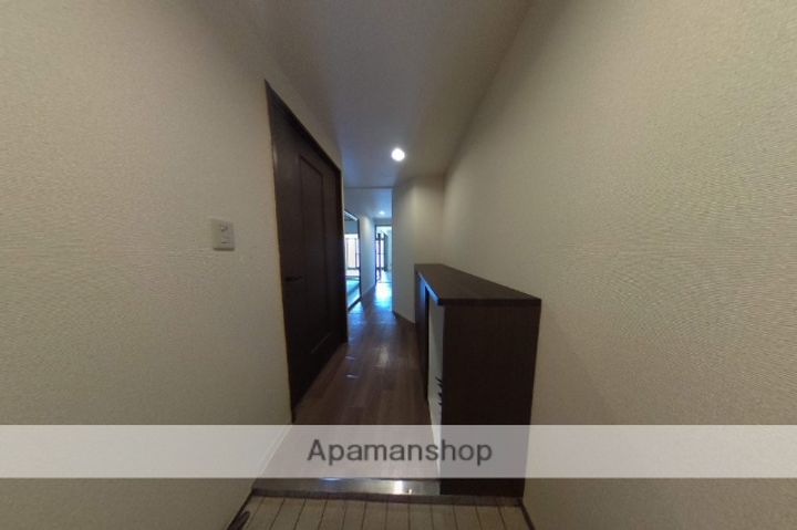 愛知県小牧市久保新町の賃貸マンション203の玄関