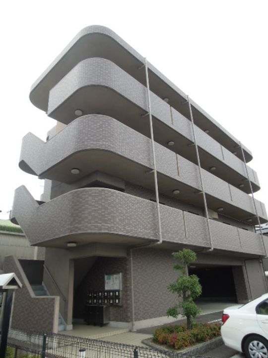 ラシーヌ401の外観