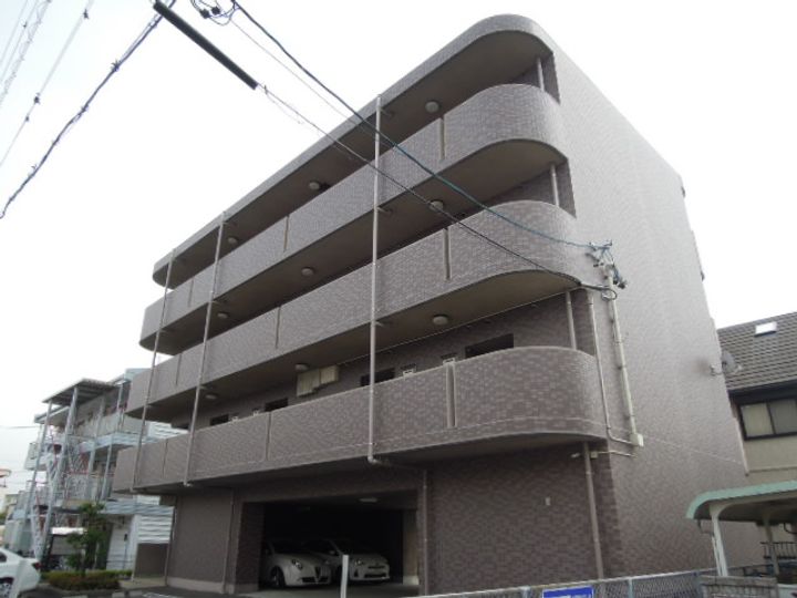 ラシーヌ401の外観