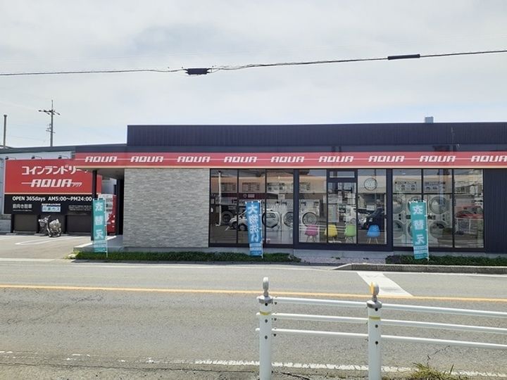 ラシーヌ401の周辺