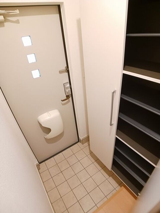 ELUCEの玄関