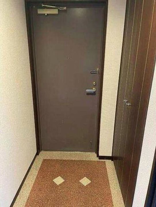 桃花台パークヒルズ五番館の玄関