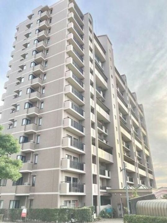 桃花台パークヒルズ五番館の外観