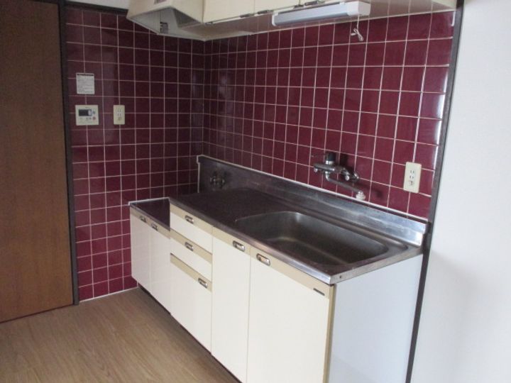 愛知県小牧市小木東1丁目の賃貸マンションのキッチン