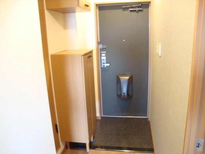 グラン シャリオの玄関