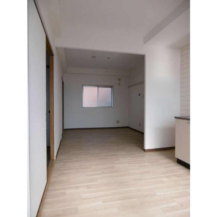 フルーヴェ1番館の居間