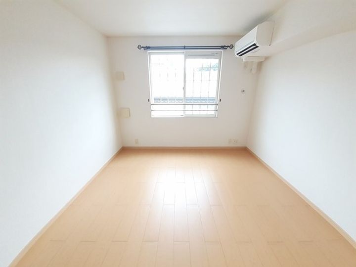 サンリット新池Bの居間