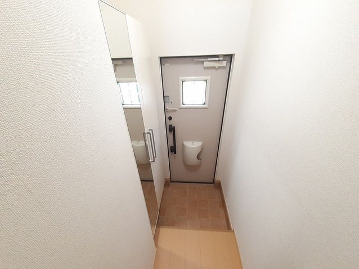 サンリット新池Bの玄関