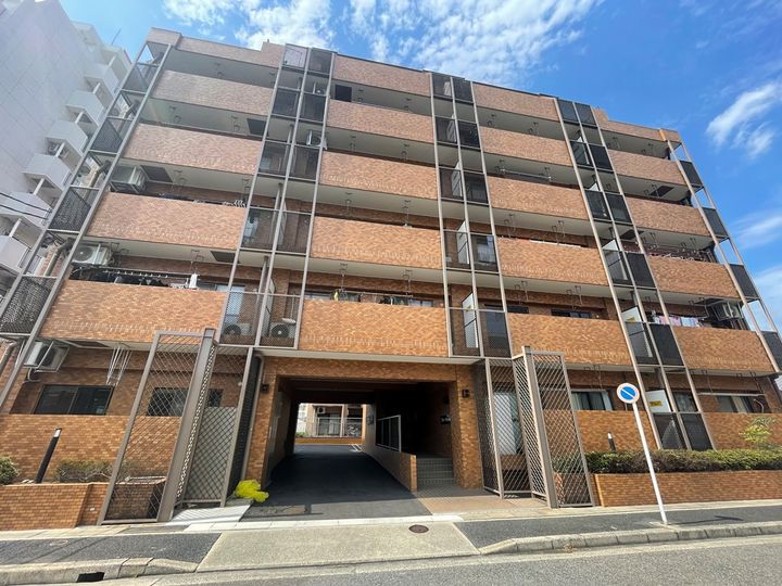 リヴァーサイド植田404の外観