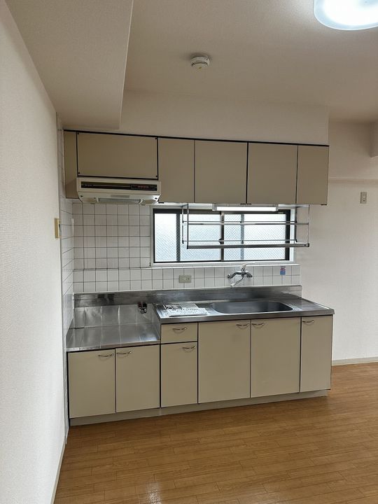 リヴァーサイド植田404のキッチン