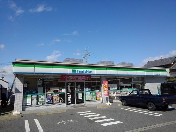 プラシード Bの周辺