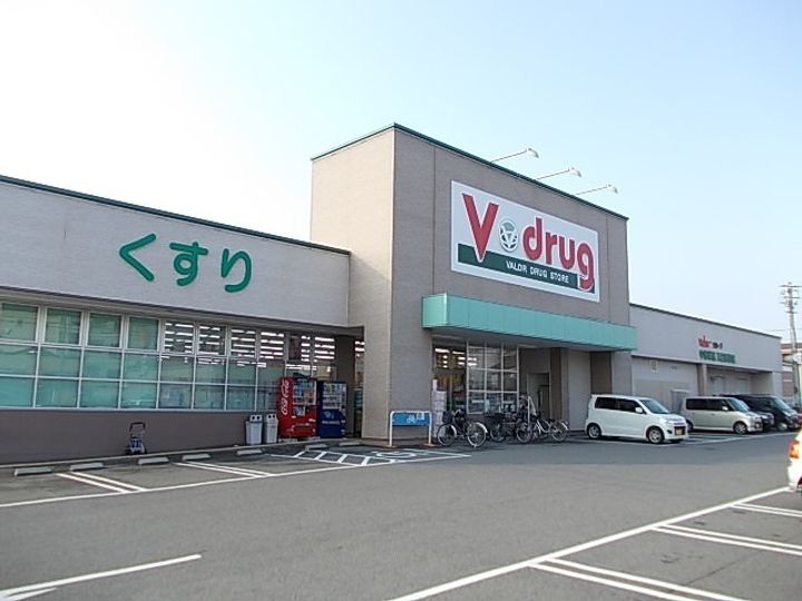 プラシード Bの周辺