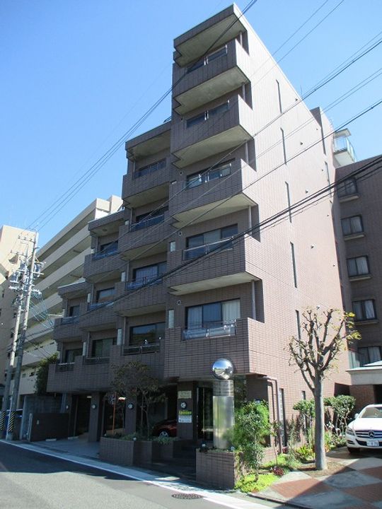 ラヴィアンムロガの外観