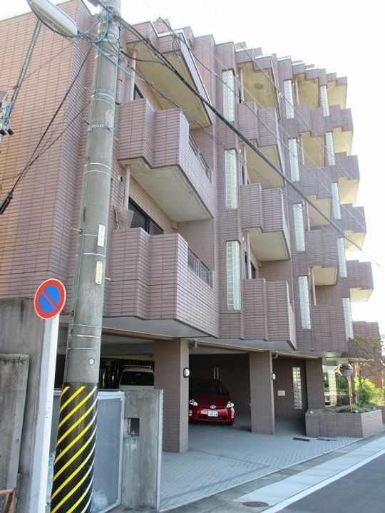 ラヴィアンムロガの外観
