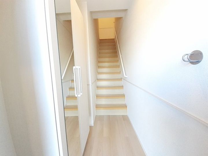 ブリエ・アヴニールⅠの玄関