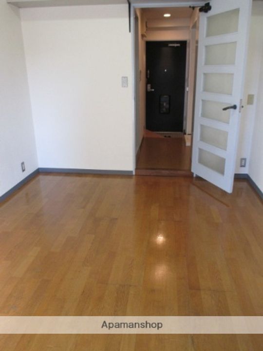 愛知県名古屋市天白区植田西2丁目の賃貸マンションの居間