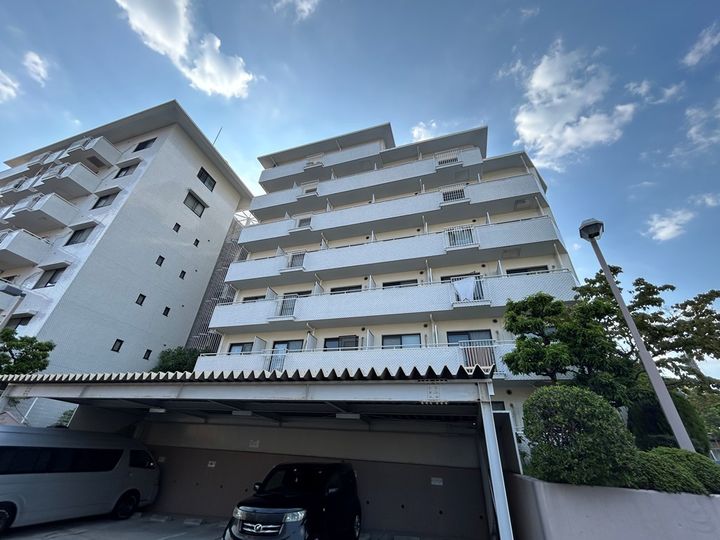 八事ガーデンヒルズの外観