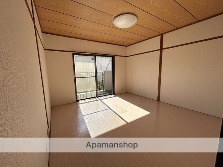 愛知県日進市赤池5丁目の賃貸マンションの内装