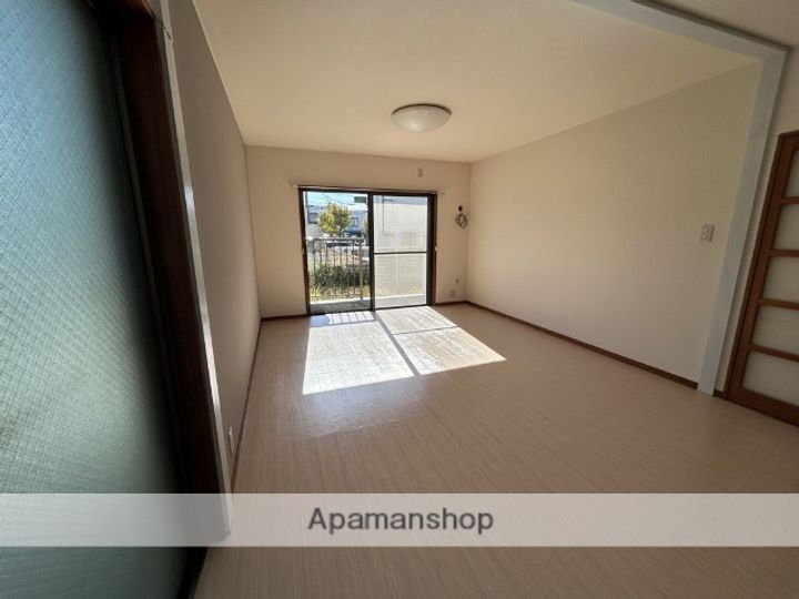 愛知県日進市赤池5丁目の賃貸マンションの内装