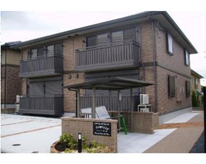 ファミーユ神ノ倉の外観