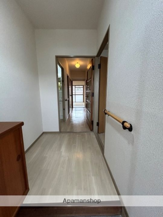 愛知県名古屋市天白区池見1丁目の賃貸マンションの玄関