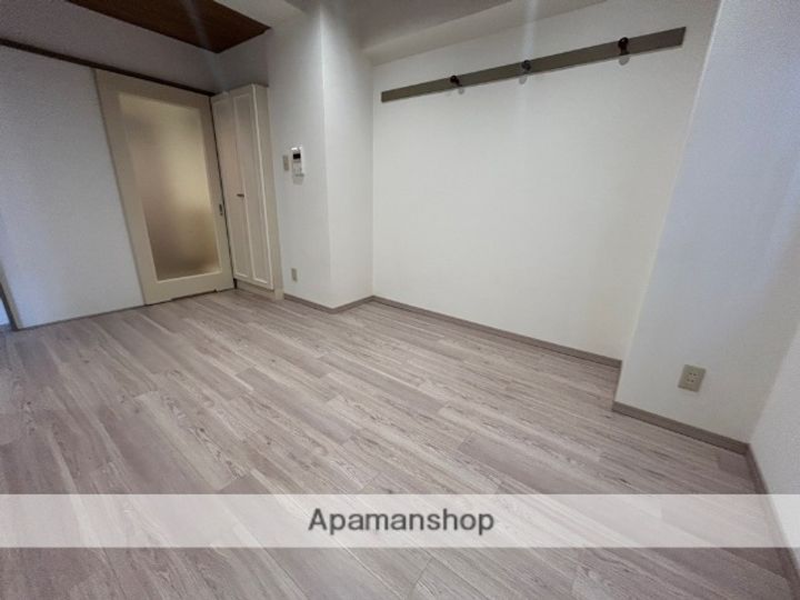 愛知県名古屋市天白区塩釜口2丁目の賃貸マンションの内装