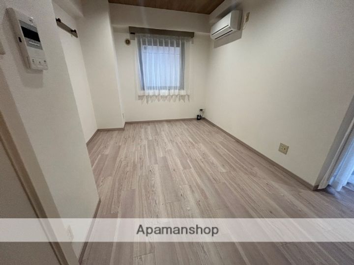 愛知県名古屋市天白区塩釜口2丁目の賃貸マンションの居間