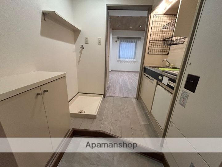 愛知県名古屋市天白区塩釜口2丁目の賃貸マンションの玄関