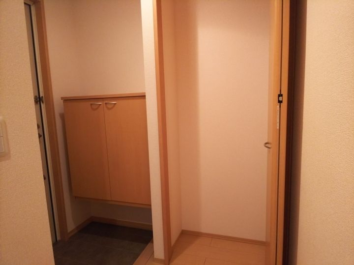 エトワール香久山の玄関